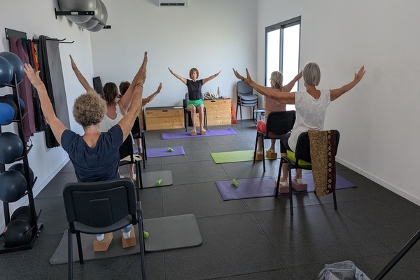 Yoga sur chaise  - La Petite Pause Yoga